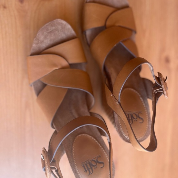 Sofft Women's Brown Leather Sandals - Picture 2 of 7